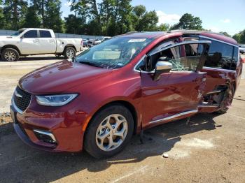  Salvage Chrysler Pacifica