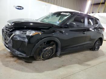  Salvage Nissan Kicks