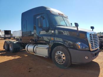  Salvage Freightliner Cascadia 1