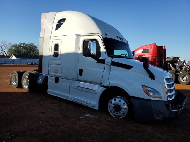  Salvage Freightliner Cascadia 1