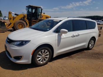  Salvage Chrysler Pacifica