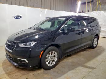  Salvage Chrysler Pacifica