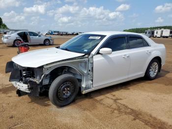  Salvage Chrysler 300