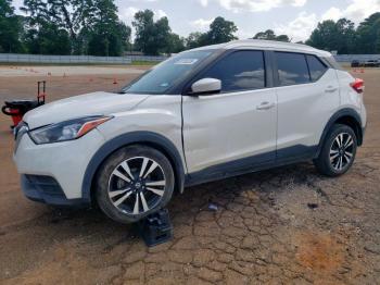  Salvage Nissan Kicks