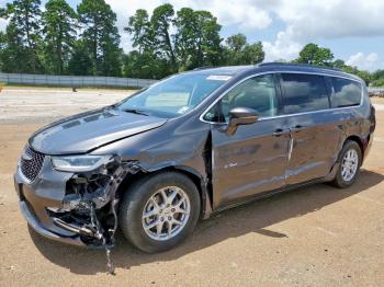  Salvage Chrysler Pacifica