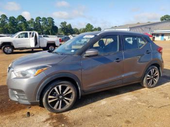  Salvage Nissan Kicks