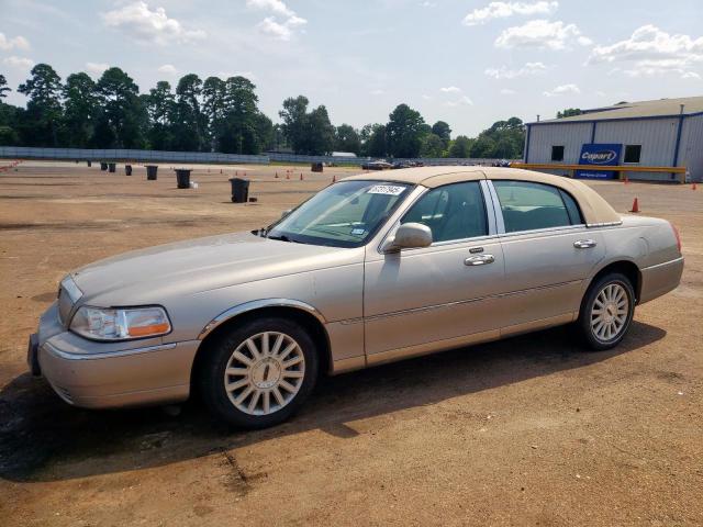  Salvage Lincoln Towncar