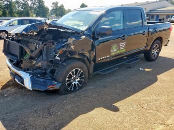  Salvage Nissan Titan