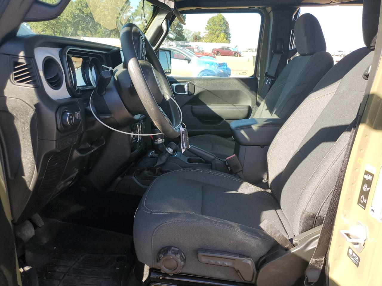 Jeep Gladiator Sport Image 2