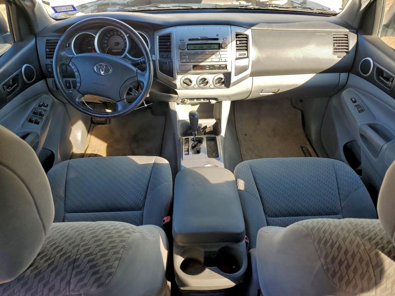 Toyota Tacoma Double Cab Prerunner Image 2