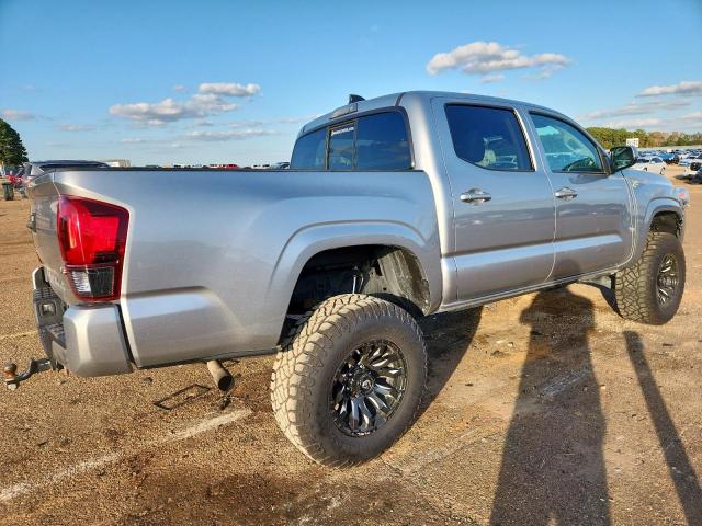 Toyota Tacoma Double Cab Image 13