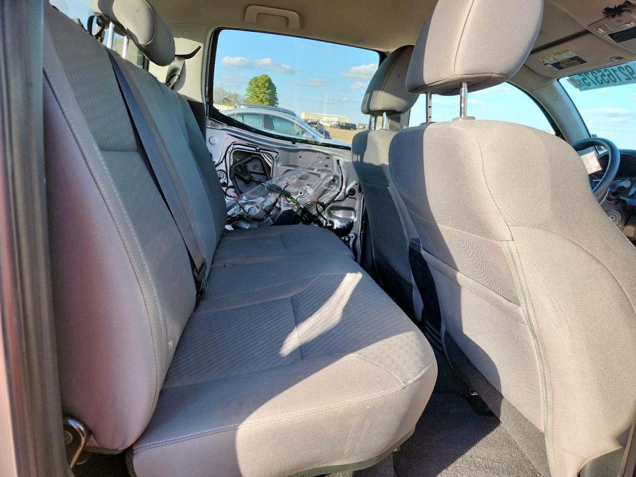 Toyota Tacoma Double Cab Image 3