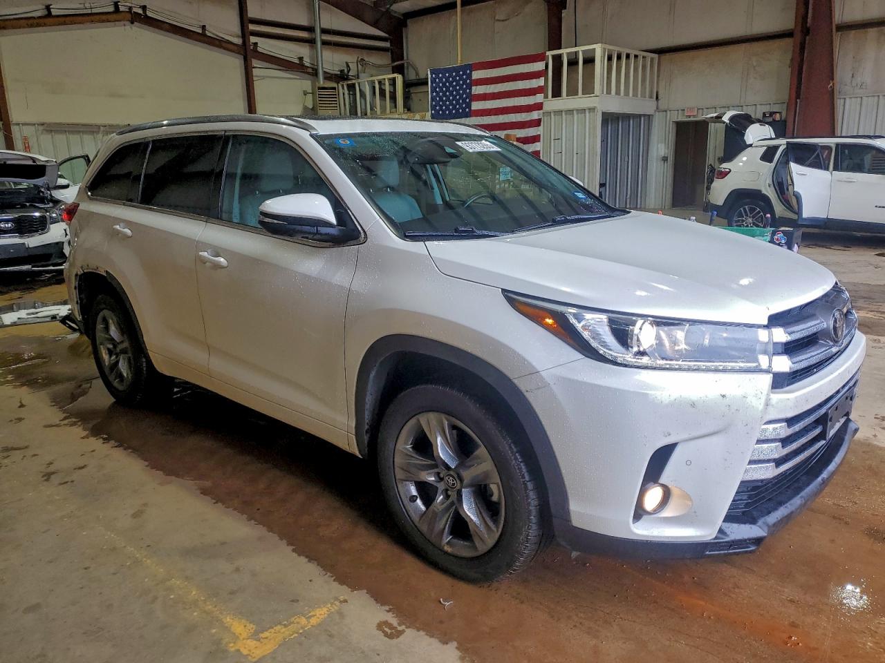 Toyota Highlander Limited Image 9