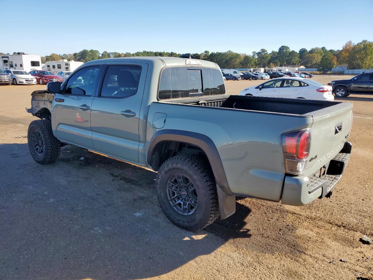 Toyota Tacoma Double Cab Image 4