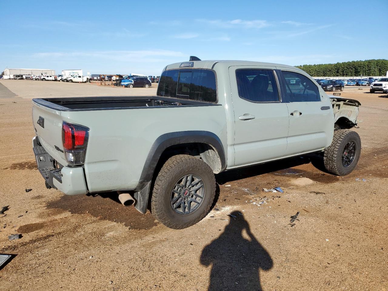 Toyota Tacoma Double Cab Image 2