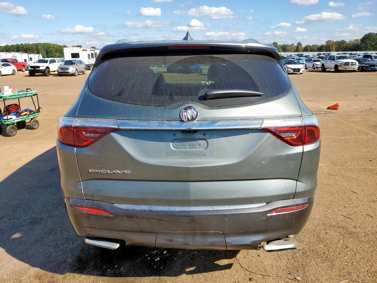 Buick Enclave Premium Image 2