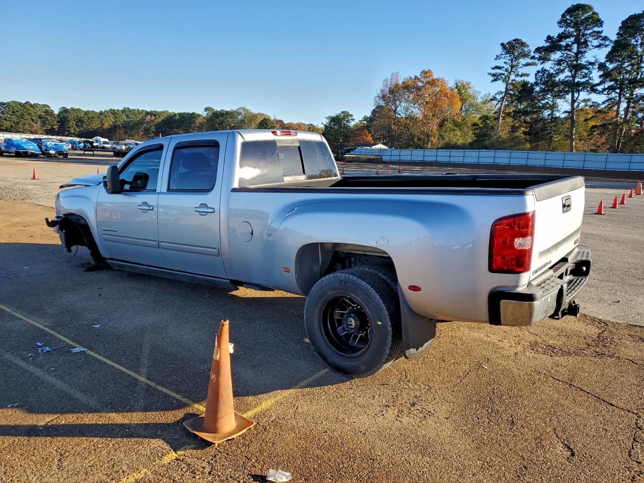 GMC Sierra K3500 Slt Image 6