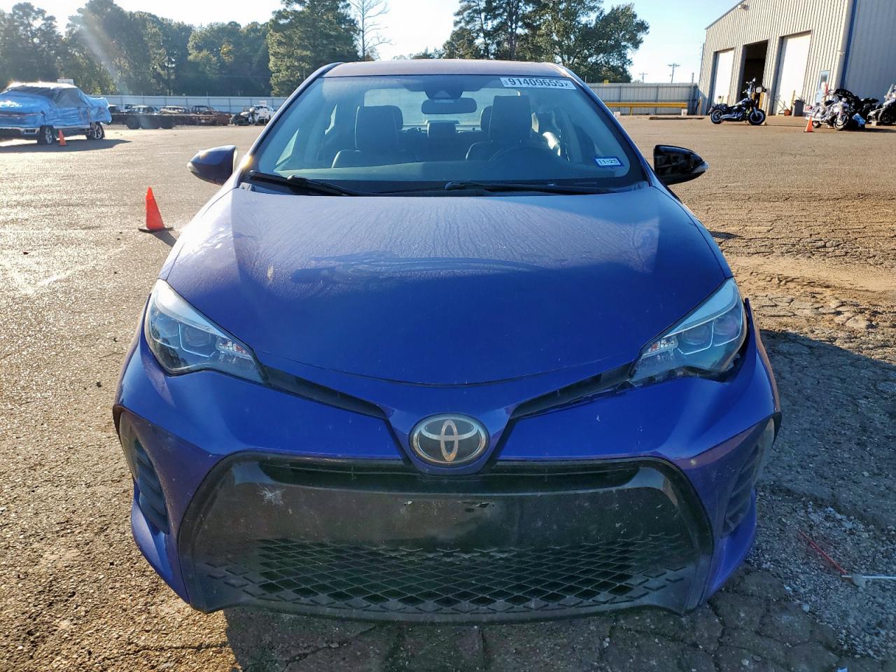 Toyota Corolla L Image 3