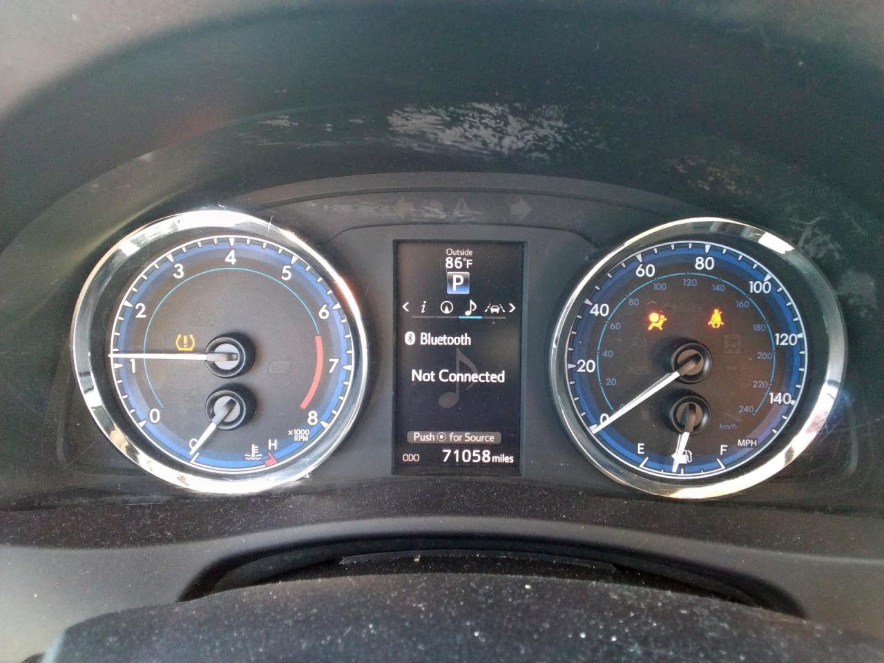 Toyota Corolla L Image 9