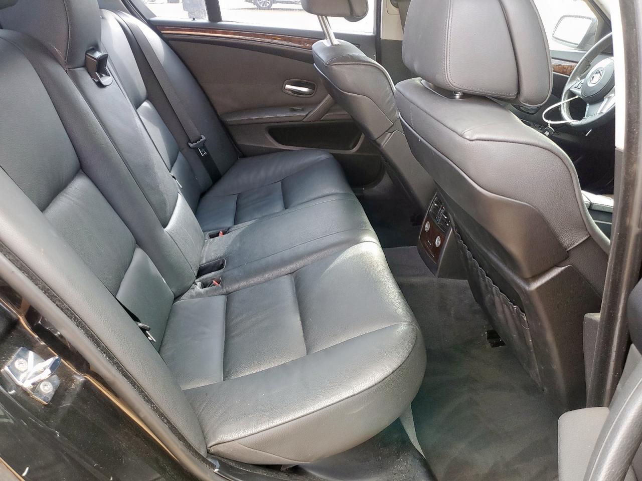 BMW 5 Series I Image 12