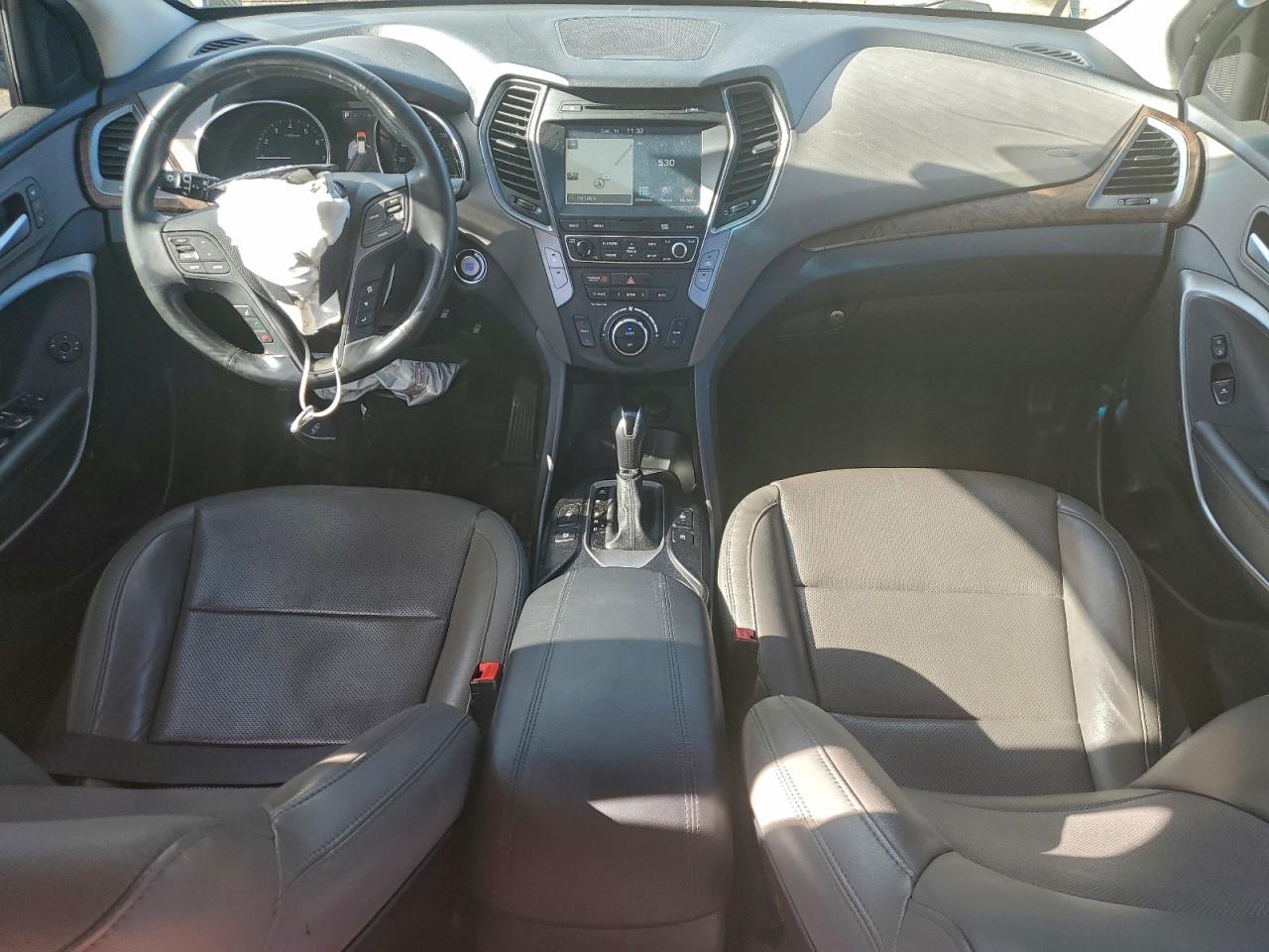 Hyundai SANTA FE Image 8