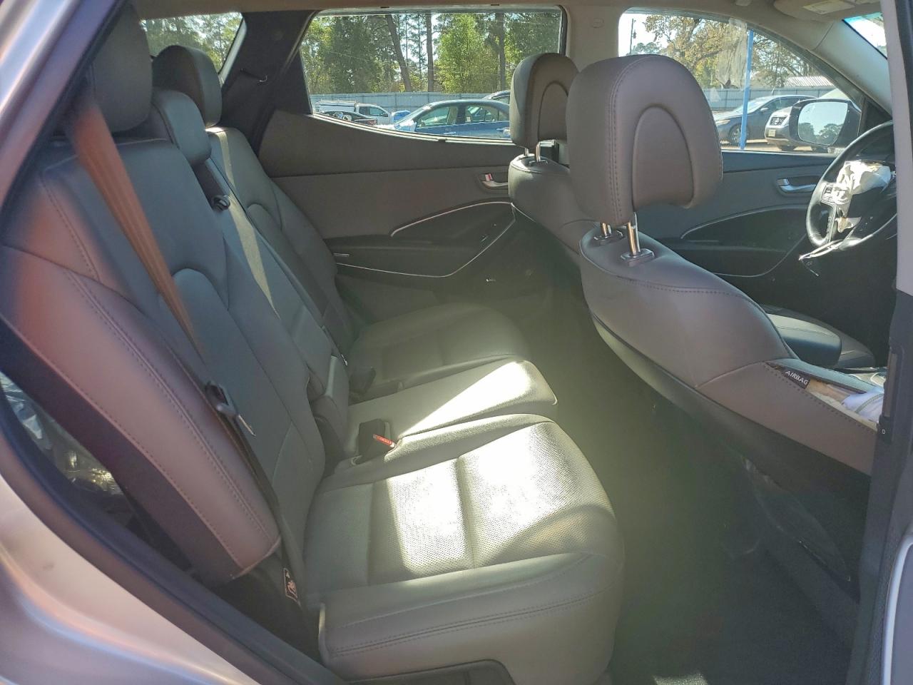 Hyundai SANTA FE Image 10