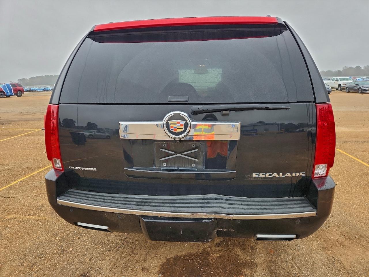 Cadillac Escalade Platinum Image 4