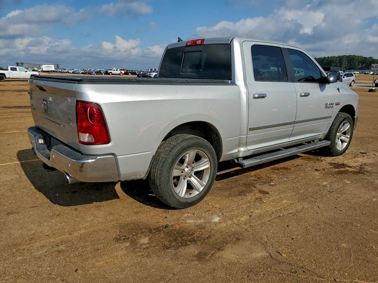 Ram 1500 Slt Image 3