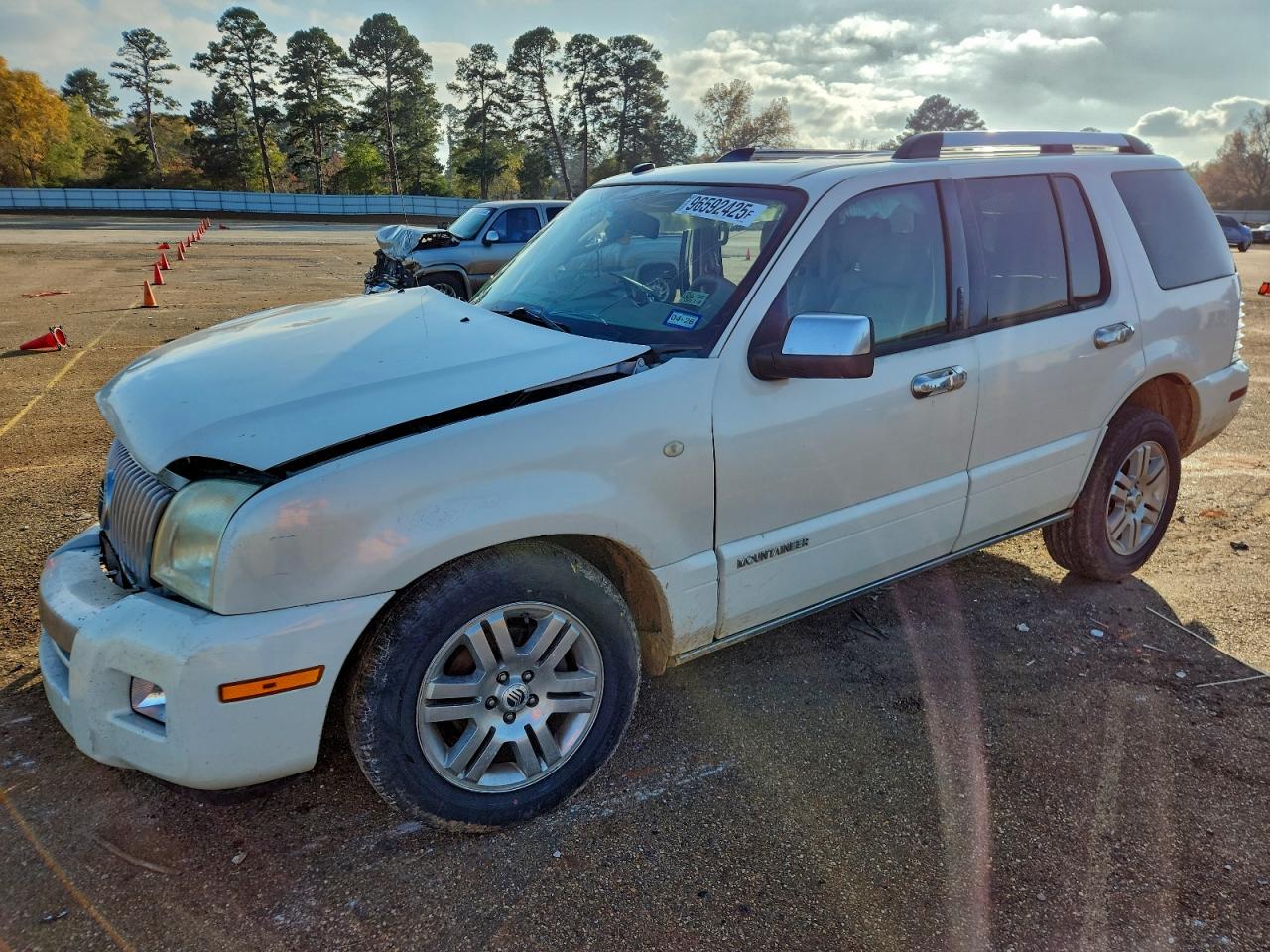 Mercury Mountainer Premier Image 1