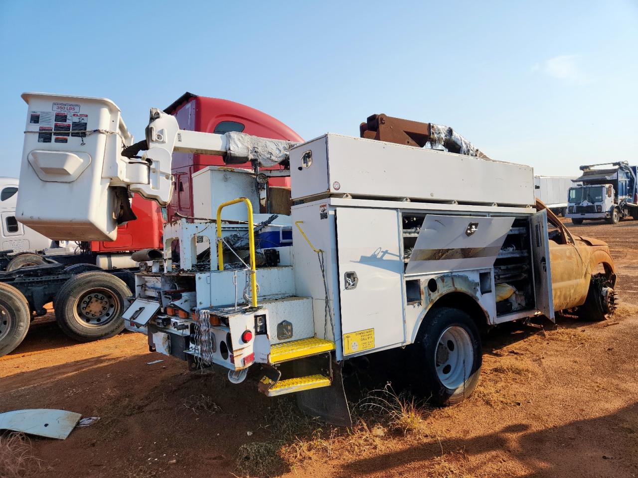 Ford F-550 Super Duty Image 8