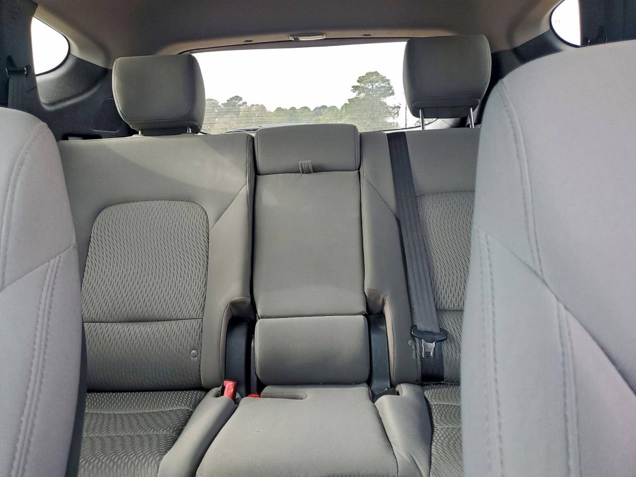 Hyundai SANTA FE Image 8