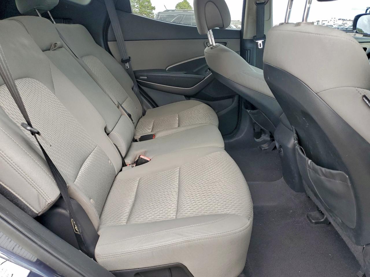 Hyundai SANTA FE Image 10