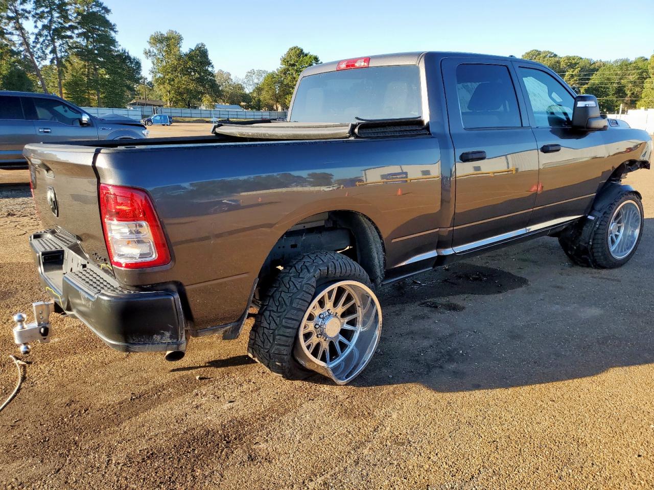 Ram 2500 Tradesman Image 4