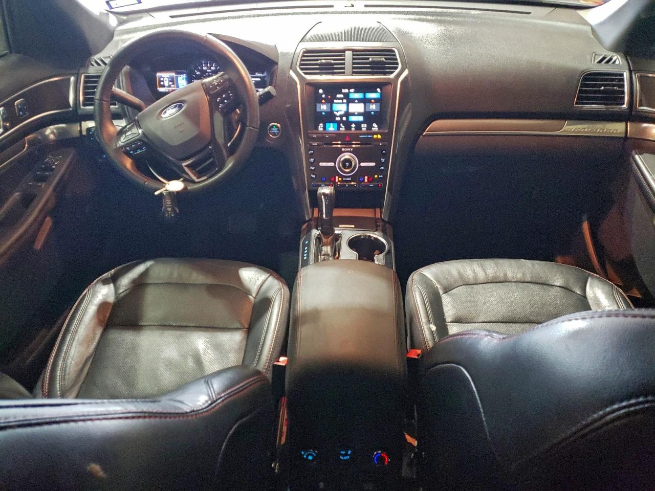 Ford Explorer Sport Image 9