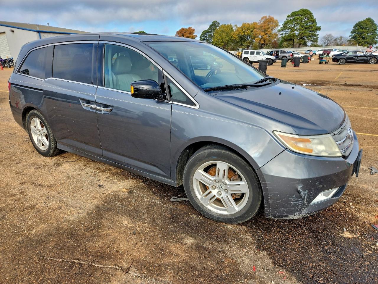 Honda Odyssey Touring Image 6