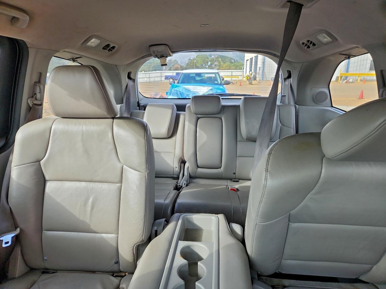 Honda Odyssey Touring Image 13