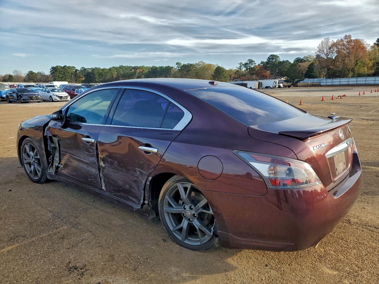 Nissan Maxima S Image 5