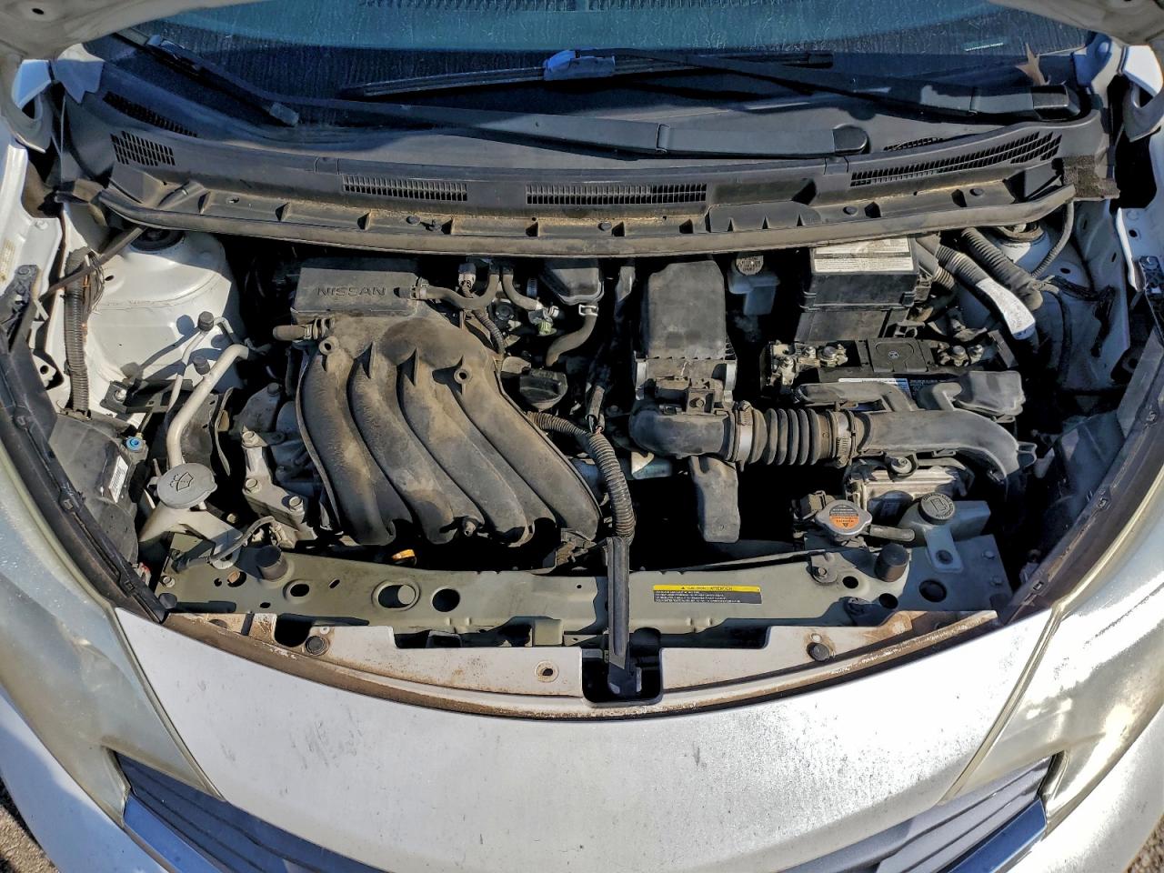 Nissan Versa S Image 11