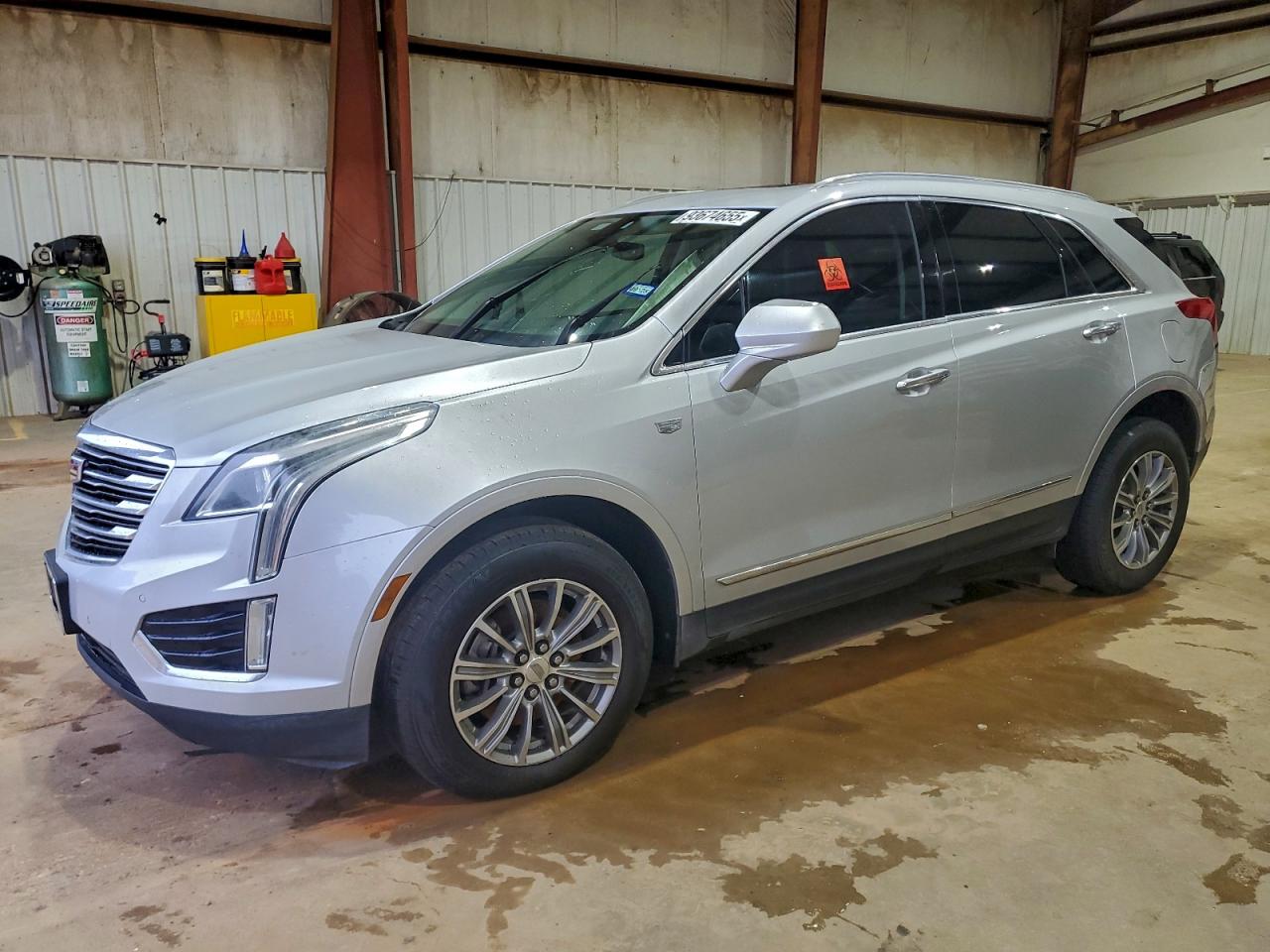 Cadillac XT5 Luxury Image 1