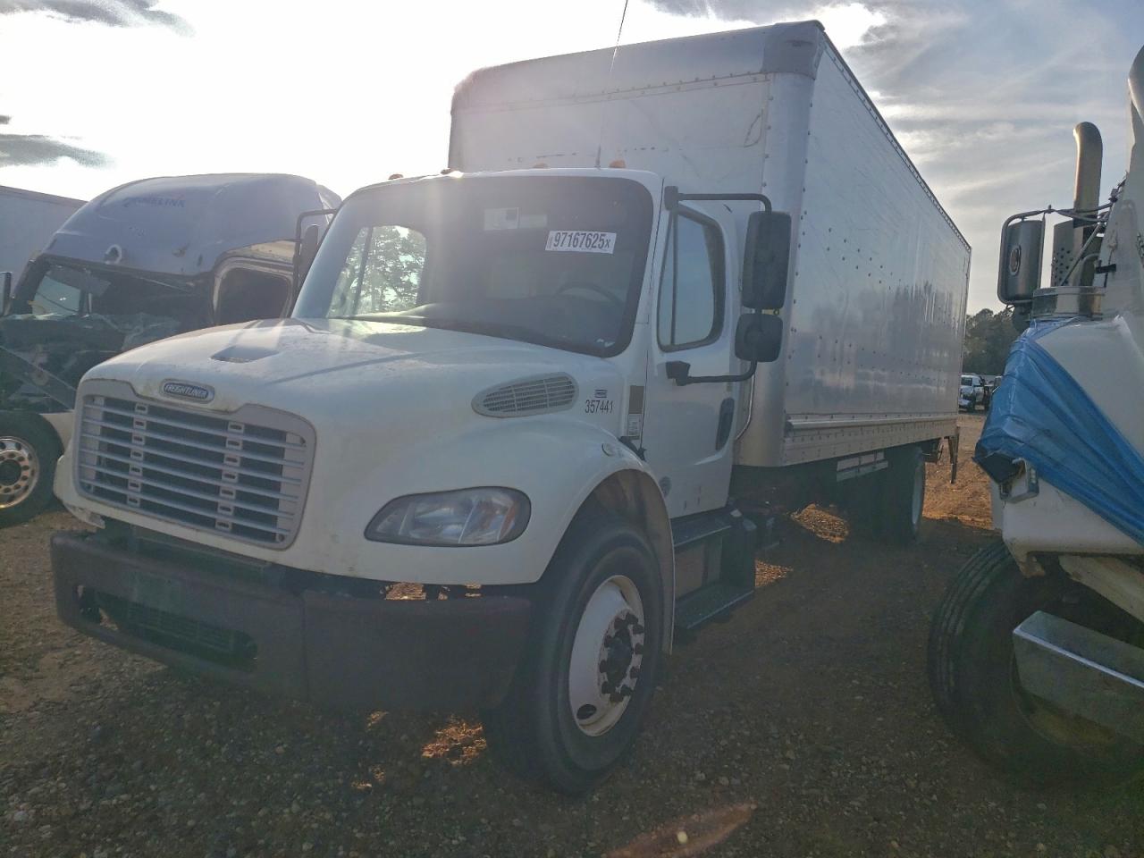 Freightliner M2 106 Medium Duty Image 1
