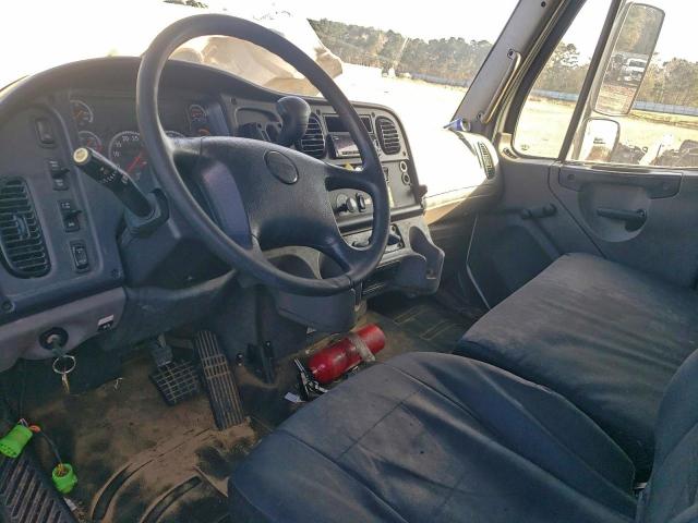 Freightliner M2 106 Medium Duty Image 4