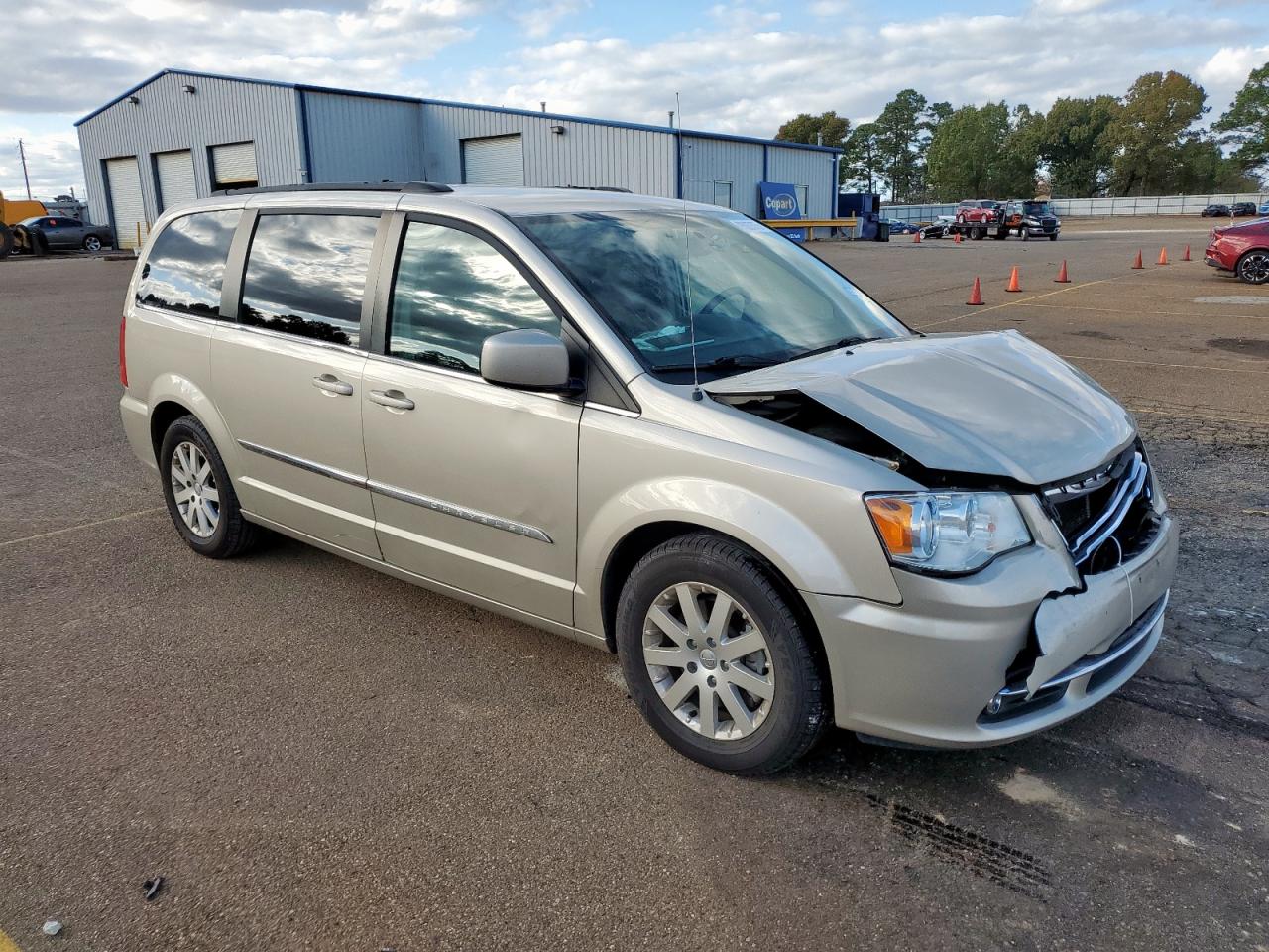 Chrysler Minivan Touring Image 2