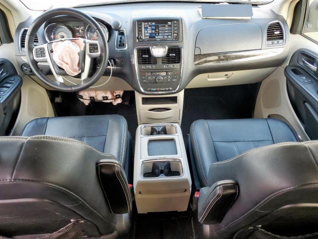 Chrysler Minivan Touring Image 9