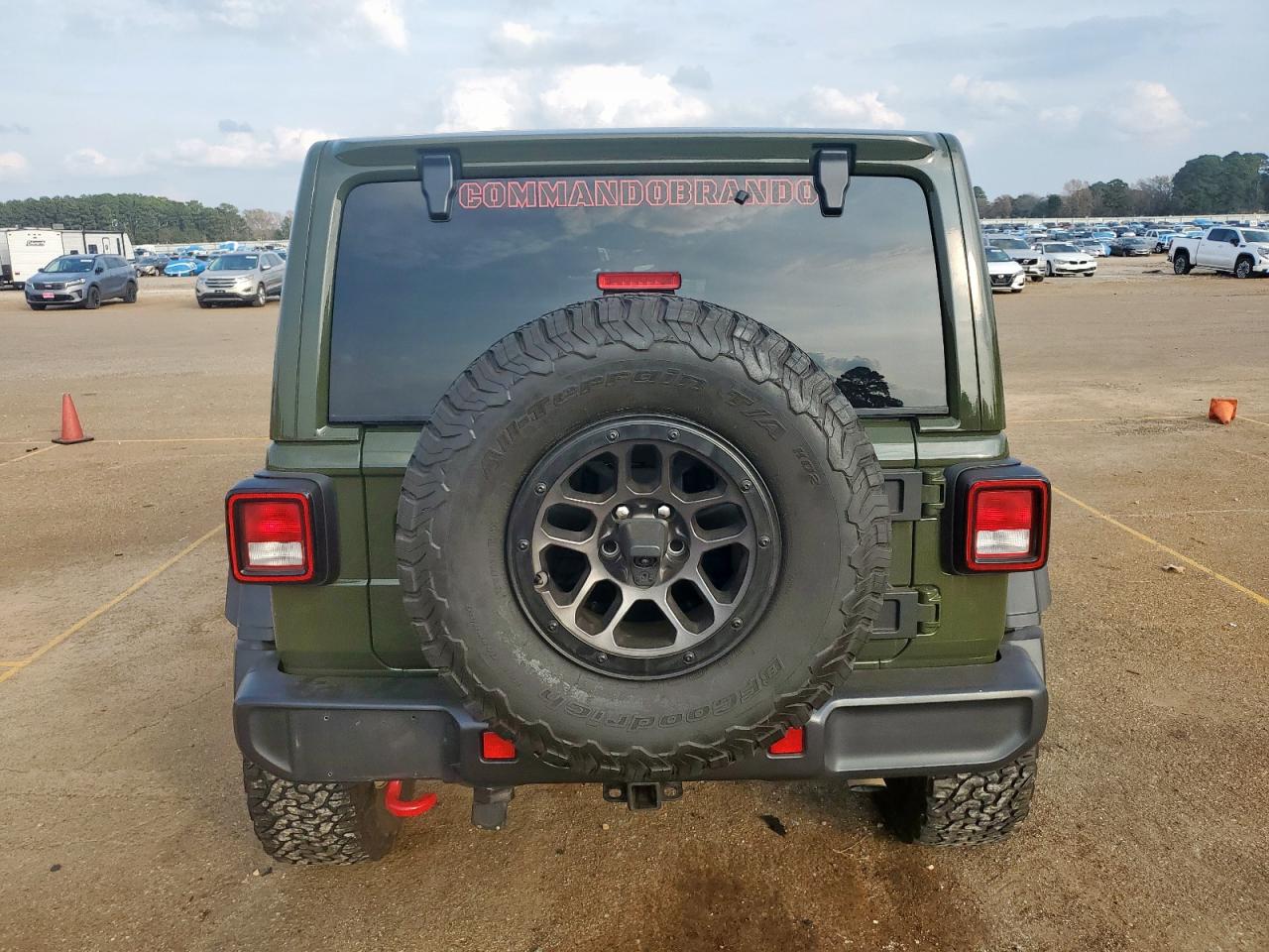Jeep Wrangler Rubicon Image 12