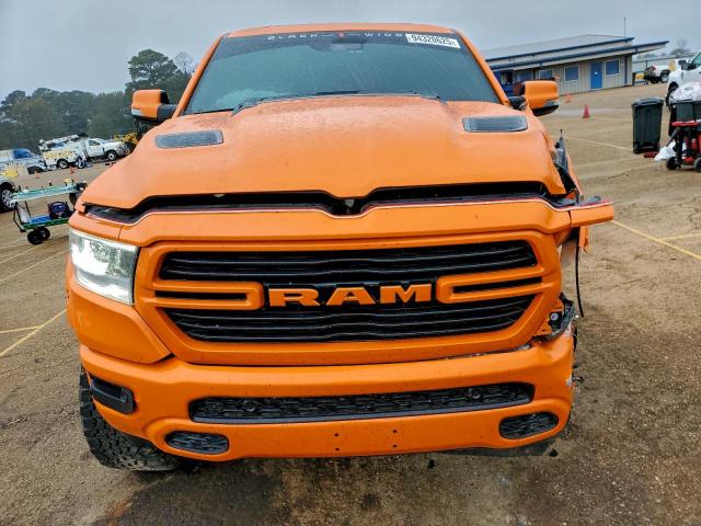 Ram 1500 Laramie Image 3