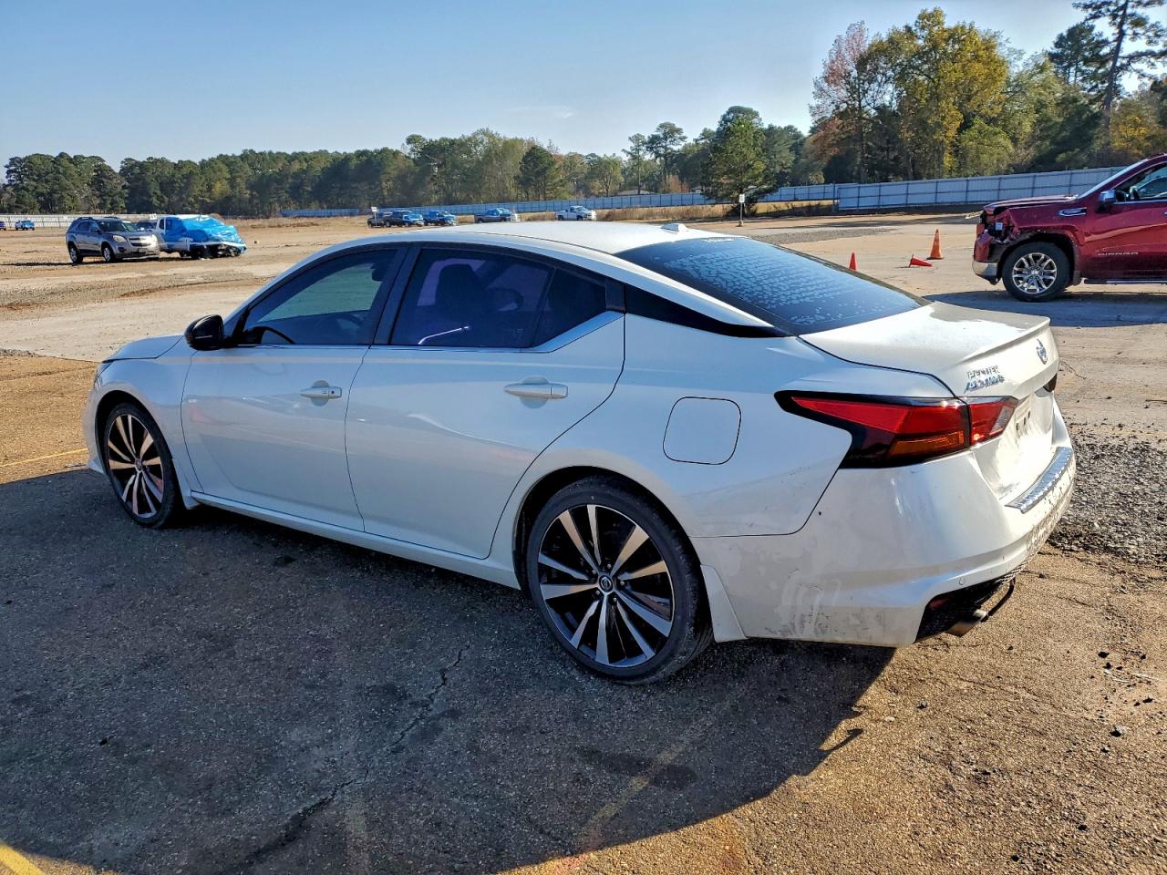 Nissan Altima Sr Image 2