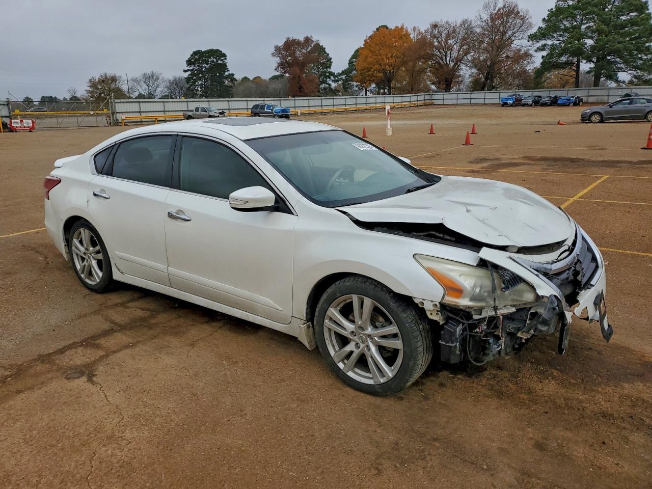 Nissan Altima 3.5s Image 4