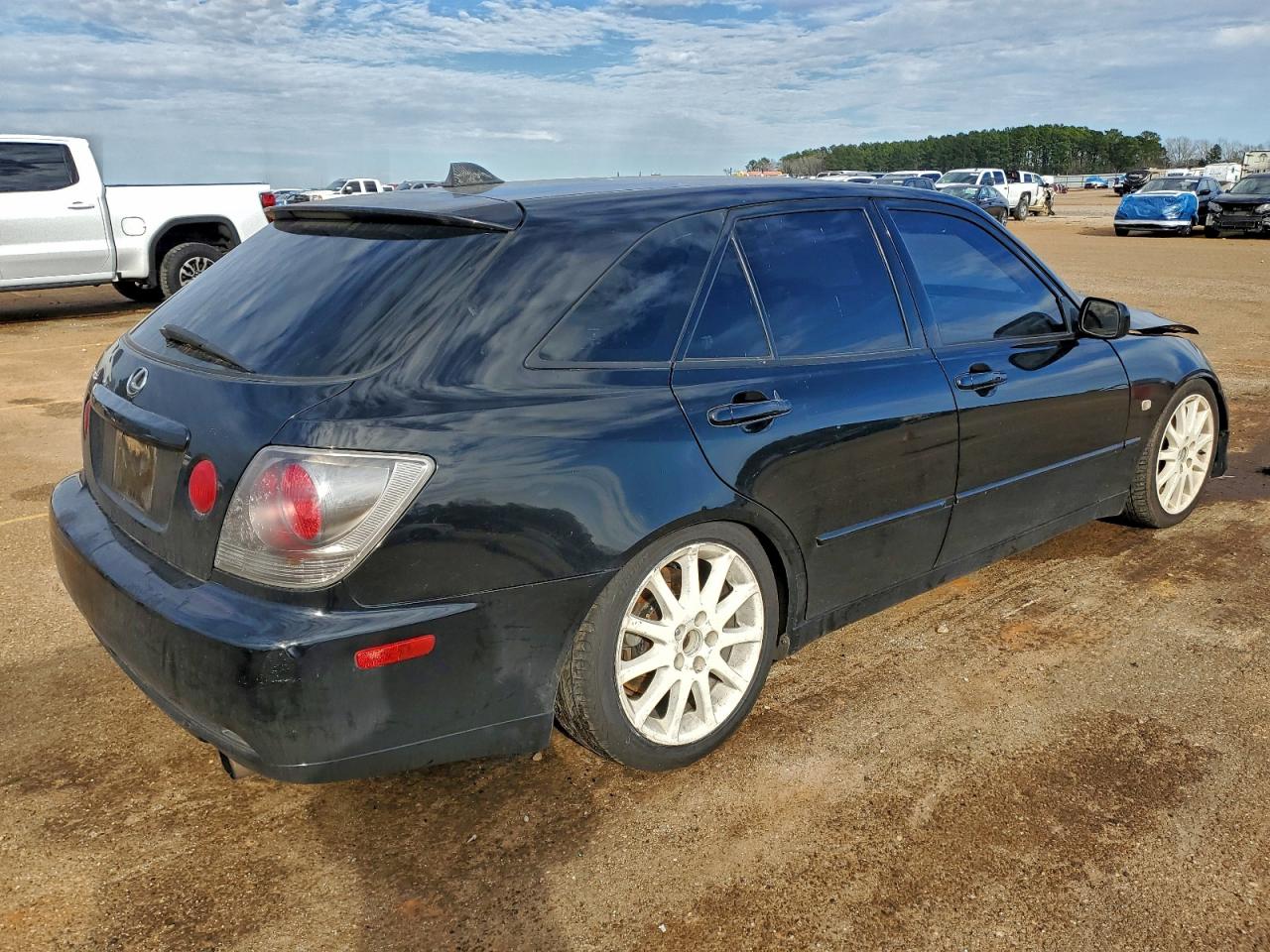 Lexus Is 300 Sportcross Image 2