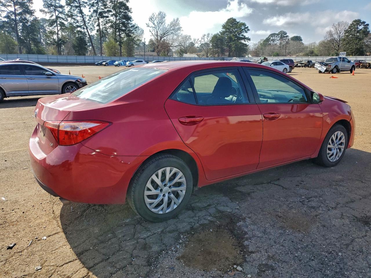 Toyota Corolla L Image 2