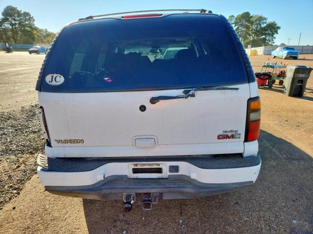 GMC Yukon Denali Image 7